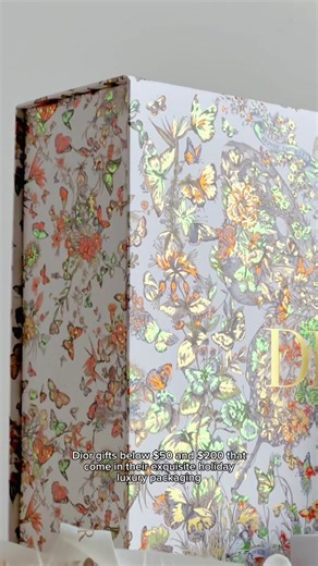 Unboxing Dior gift ideas and holiday packaging 🦋✨💙 #Dior #diorunboxing #diorholiday #diorbutterfly #diorpackaging #diorlovers #luxurypackaging #giftdieas #giftwrapping #butterfly #platedecoration #gifts #christmas #fashion #book #coffeetablebook