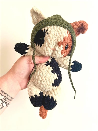 Crochet Calico Cat Plushie With Bonnet: Handmade Nursery Decor - Etsy