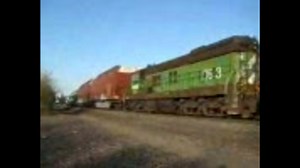 貨物列車が飛行機を運ぶ２