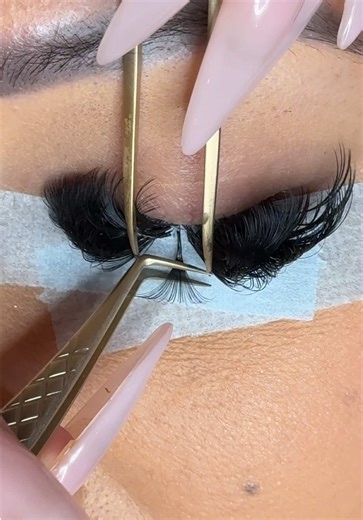 Mastering Lash Wrapping for Better Retention