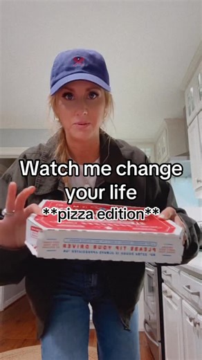 Pizza on Instagram: "Pizza drop hack (c+c momtimeonadime_ on TT)"