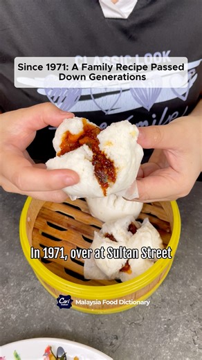 🔥 54 Years of Handmade, Made-to-Order Dim Sum — Steamed Fresh Every Time! 👩‍🍳🍴 � 📍 Kam Lun Tai (Loy Kee) — Kota Damansara From 1971 till today, Kam Lun Tai (Loy Kee) has stayed true to its roots, serving purely handmade dim sum, steamed fresh only upon order. No wonder it remains wildly popular even into the third generation! 🔥 Once famously located along Sultan Street, a name almost everyone recognised back then, Kam Lun Tai (Loy Kee) holds a special place in many people’s dim sum memorie