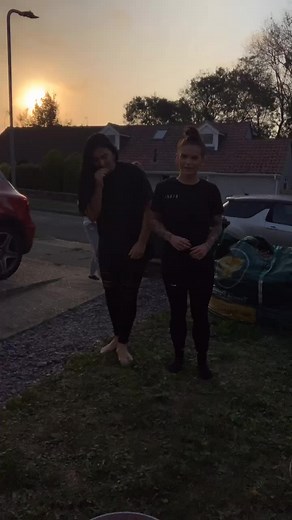 Late Pizza Delivery: A Fun TikTok Dance with Besties