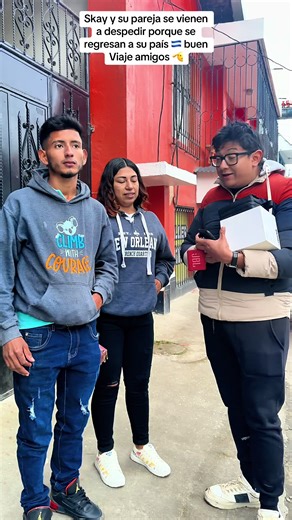 Skay y su pareja se vienen a despedir porque se regresan a su país 🇭🇳 buen Viaje amigos 🫡 #oswarayuda #benitogtvideos #oswarqanagladys #oswarayudavideos #videoviral