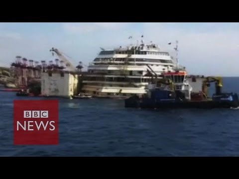Close-up look at Costa Concordia wreckage - BBC News