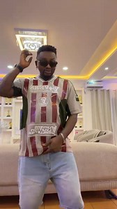 570K views · 35K reactions | Azaya, c’est simple : il chante, il danse, il brille. En Guinée, même les poteaux électriques connaissent ses pas ! Le roi de la musique guinéenne fait bouger tout le pays sans même transpirer. Mon Nutella est toujours disponible ici  https://youtu.be/lSI7g-ejopc?si=YOJG6BGSlF5bzoal | Moïse Kanté | Facebook