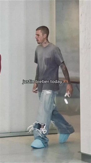 PRIME JB ERA on Instagram: "Justin Bieber today stepped out in his office in Beverley Hills. NYC #justinbieber #foryou"