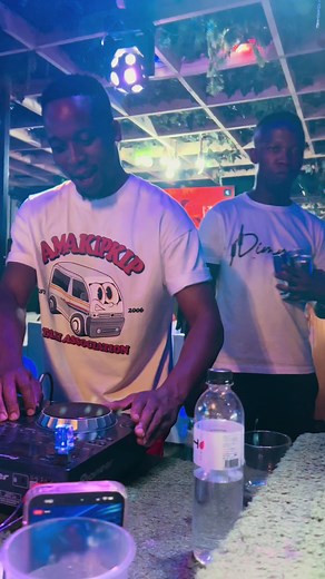 DJ Mixing Console Skills: Techniques and Flow