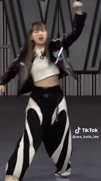 SMOKE>>Mix (Badalee Choreography)💙 #BADALEE #Badaleechoreography #LEEBADA #teambebeofficial #smokedancechallenge #dancer #choreography #fyp