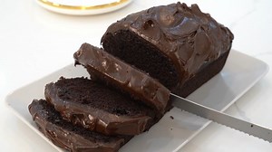 Don't waste your overripe bananas. Turn them into a super moist chocolate banana cake. Here's what you'll need: 300 grams overripe bananas 1 cup sugar (200g) you can adjust to your preference 2 large eggs 1/2 cup oil (125ml) 1 tsp vanilla extract (5ml) 1 and 1/2 cup all purpose flour (190g) 1/2 cup pure cocoa powder (50g) or dutch processed 1 tsp baking powder (5g) 1 tsp baking soda (5g) 1 tsp salt (5g) 1 cup hot water (240ml) CHOCOLATE GANACHE: 1 cup dark chocolate chip(160g) 1/2 cup hot heavy 