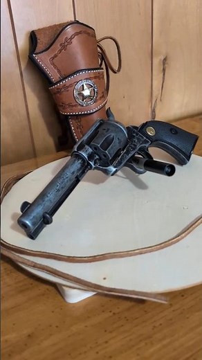 Chiappa 1873 Cowboy Revolver (Peacemaker)Antique Finish 22lr/22 Magnum