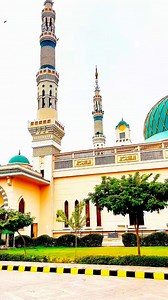 Beautiful 10 Marla House for Sale in Royal Orchard MultanThis stunning and modern architectural masterpiece is the home of your dreams!✅ 5 Spacious Bedrooms – All with Attached Bathrooms✅ Elegant Drawing & Dining Room – With Attached Bath✅ 2 Stylish Kitchens – Modern Design✅ 2 Spacious TV Lounges✅ Store Room✅ Large Car Porch – Easy Parking FacilityPrime Location:⭐ Close to Mosque, Park, and Commercial MarketThis home offers premium finishing, an elegant design, and modern amenities, making it a 