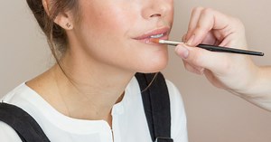 Gloss maison : 7 recettes pour les fabriquer soi-même
