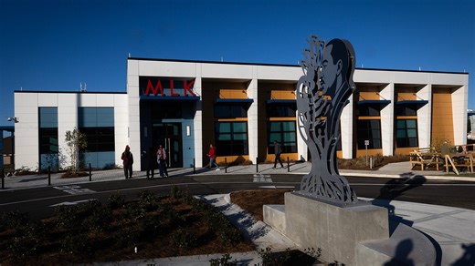 Former Tampa Bay Buccaneer leading MLK Recreation Center into new era