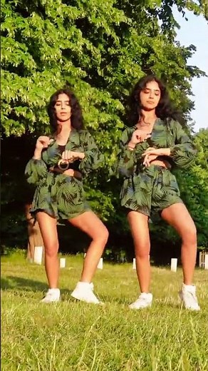 👯‍♀️ Twin Dance Performance in the Park | Girls Dancing Together 💃✨ #GirlsDance #ParkVibes