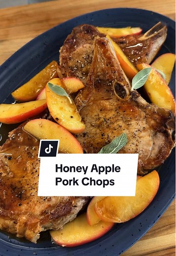 You might've grown up on pork chops and applesauce...but now you're having Honey Apple Pork Chops! 🍖🍏 If you're in search of a restaurant-quality fall dinner, you've come to the right place! Not only are they incredibly simple to make, but they feature all your favorite fall flavors! 🍂 Ingredients: 4 (1-inch thick) boneless or bone-in pork chops 1/2 teaspoon kosher salt 1/2 teaspoon ground black pepper 1 tablespoon olive oil 2 apples, cored and cut into wedges 2 tablespoons honey 3 cloves gar