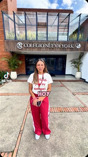 Colegio Nueva York on Instagram: "Así vivió @paunorato su visita al CNY! La reconocida creadora de contenido educativo estuvo en el Colegio Nueva York para conocer nuestro campus y compartir su experiencia con miles de familias. Gracias por destacar lo que nos hace únicos: nuestra comunidad, nuestros espacios y nuestro compromiso con la formación integral. Aquí les compartimos el video que hizo para sus seguidores… ¡nos encanta cómo capturó la esencia del CNY! ♥️"
