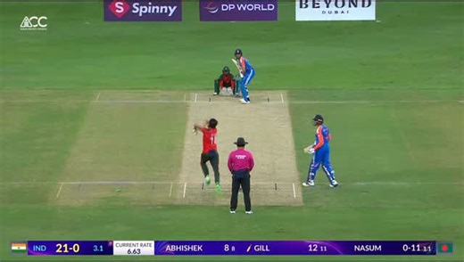 Breaking the ⛓️‍💥 Playing against the spin, Shubman Gill dances down the track and bludgeons one over cow corner to release the pressure with a humongous 6️⃣ #INDvBAN #DPWorldAsiaCup2025 #ACC | Asian Cricket Council