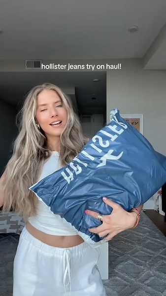 Trying on Hollister Jeans | Denim Try On Haul