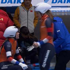 45K views · 100 reactions | It's gold for Japan  in the Women's Team Pursuit ahead of Olympic champs Canada  The Polish  women take bronze at home, while the Dutch  receive a DQ #SpeedSkating | ISU Speed Skating | Facebook