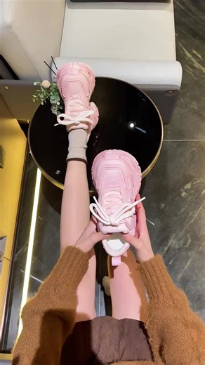 Stylish Shoes for Girls: Top Fashion Trends