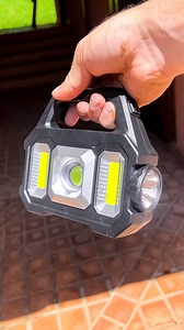 La luz del futuro Probamos la linterna solar más impresionante😱🔦 | Soy el Barone