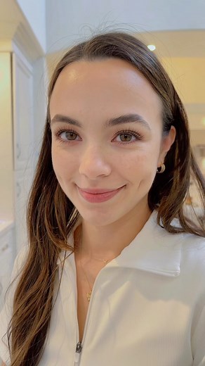 merrelltwins on Instagram: "side eye 👀"