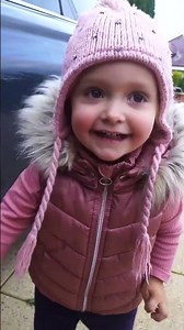 MALÁ A ŘÍDÍ AUTO?!