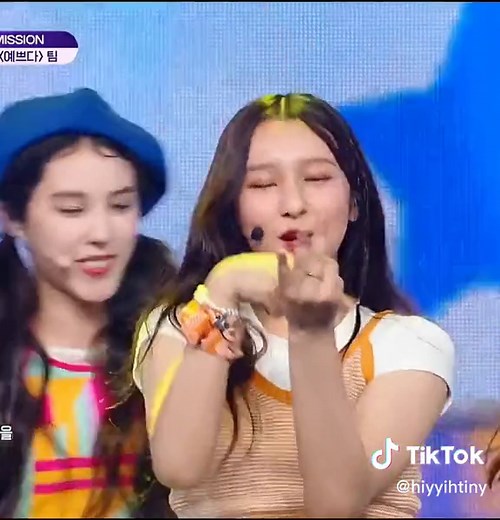Pretty U Cover Dance Performance by Girls Planet 999 Contestants