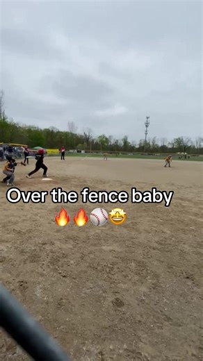 4/25/26 I hit it over the fence! Let’s go!#baseball #homerun #baseballseason #beisbol #travelball @medinaoficial07