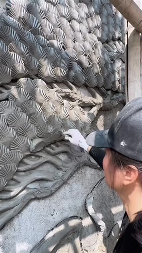 paper.art on Instagram: "民间手艺的浮雕画 #雕塑艺术 #外墙装修 #制作过程"