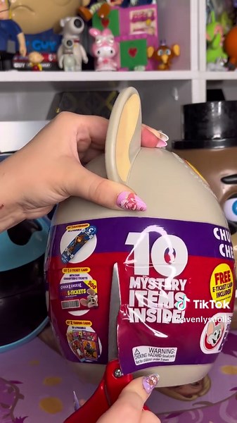 Unboxing Chuck E. Cheese Mystery Egg Surprise