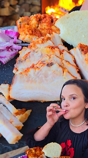 829K views · 27K reactions | Slănină cu boia si usturoi ca la bunica...