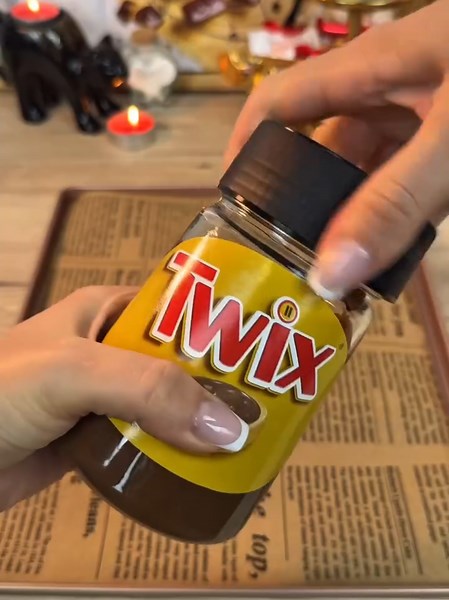 ASMR Twix89016: Relaxing Sounds & Soft Whispers