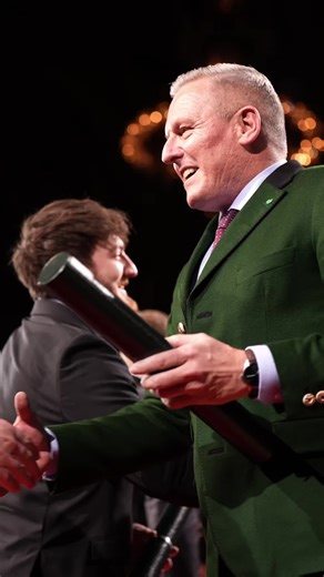 Die Steiermark ist ein Land der Meister. Im Vorjahr wurden mit 852 so viele Meisterbriefe und Befähigungsurkunden verliehen wie noch nie zuvor. Ich durfte im Rahmen eines Festaktes im Congress Graz mehr als 330 meisterliche Steirerinnen und Steirer auszeichnen. Menschen mit einer fundierten Fachausbildung bilden ein ganz wesentliches Rückgrat unserer heimischen Wirtschaft und tragen einen erheblichen Anteil zum Wohlstand in unserem Land bei. Ich gratuliere allen Ausgezeichneten von ganzem Herzen