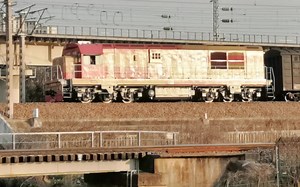 DF7G调机封浜小运转往返南翔编组站