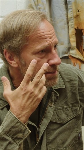 When the job destroys your gear, just think what it does to your body…💀🛠️ #DirtyJobs | Discovery Channel UK