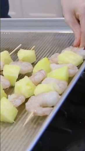 This Pineapple Shrimp Taco Recipe is INSANE 🍤 #tacos #foodvideo