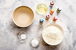 How to make playdough with flour in an easy and entertaining way