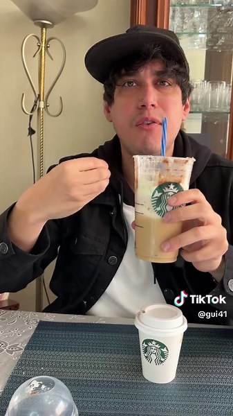 Starbucks Price Comparison: R$7 vs. R$23