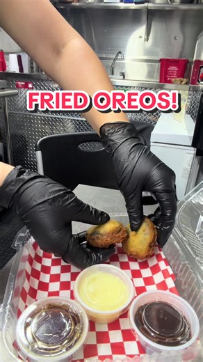 Deep Fried Oreos: Crispy Outside, Soft Inside