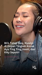 Bunga Citra Lestari (BCL) menjadi salah satu aktris sekaligus penyanyi yang tak perlu diragukan lagi kemampuannya. . Terbaru, penampilannya yang tetap slay nyanyi di depan tingkah kocak Ayu Ting Ting, Hesti Purwadinata, dan Kiky Saputri "LAPOR PAK!" pun berhasil mencuri perhatian. . Kok Unge bisa kuat nggak ketawa yaaaa? 😁😁😁 #BCL #bungacitralestari #laporpak #kapanlagireels #kapanlagi #KLkpt | Kapanlagi.com