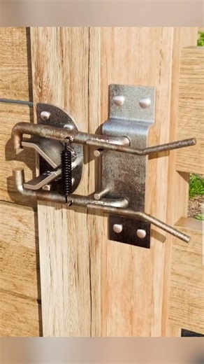 Gemini saidAutomatic Spring-Loaded Gate Latch#gatelatch #diyhacks #mechanicaldesign