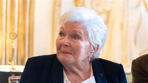 Line Renaud (97 ans) décidée à finir sa vie dignement, elle dévoile le "cocon duquel elle lâchera son dernier soupir"