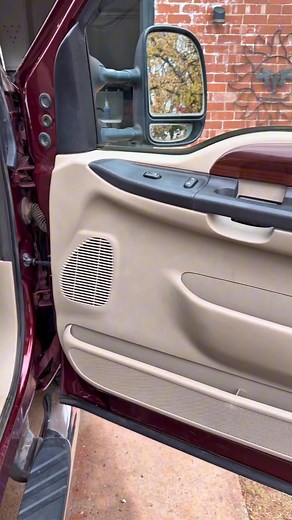 2005 Ford F-250 — Full Detail Knocked out this clean 2005 Ford F-250, and the transformation came out awesome. 👌🔥 This truck came in with typical work-truck dust, dirt, and interior wear, but it left looking fresh, glossy, and ready for the road again. ✅ What I did: • Hand wash & foam bath • Wheel & tire deep clean tire shine • Door jambs cleaned • Full interior vacuum • Interior plastics wiped, cleaned, and dressed • Leather/vinyl cleaned and conditioned • Windows cleaned inside & out • Light