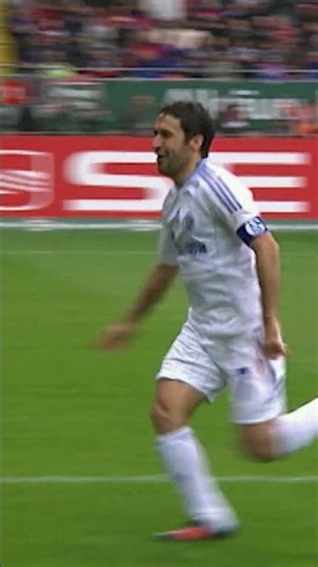 #OnThisDay: Raul’s magic foot - the goal of the month 🪄 #s04 #schalke