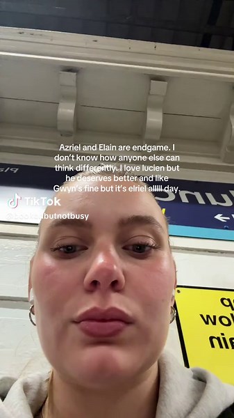 were we reading the same books?? They’re perfect for each other come off it 🦇💐🌫️💙🧚🌼 #acotar #elriel #azriel #sarahjmaas #booktok