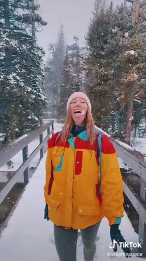 Walkin’ in a Winter Wonderland❄️✨ #letitsnow #naturevibes #teleportme