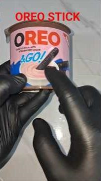 Oreo Strawberry Cream Cookie Sticks 🍓 Crunchy & Creamy #Shorts #Oreo