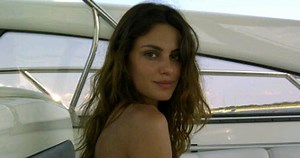 Imagini incendiare! Catrinel Menghia si sora ei, dezbracate!